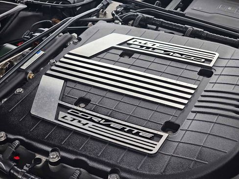 Used 2016 Chevrolet Corvette Z06 w/ 3LZ Preferred Equipment Group image 28