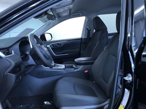 Certified 2025 Toyota RAV4 LE AWD/4WD image 18