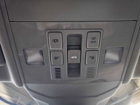 Used 2019 Volkswagen Jetta SEL image 32