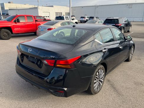 Used 2023 Nissan Altima 2.5 SV image 6