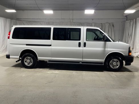 Used 2023 Chevrolet Express 3500 LS RWD image 8