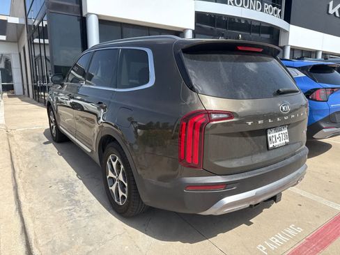 Used 2020 Kia Telluride EX w/ Towing Package FWD image 4