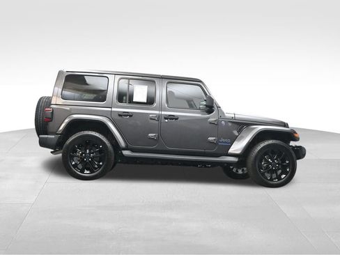 Used 2025 Jeep Wrangler Unlimited Sahara AWD/4WD image 31