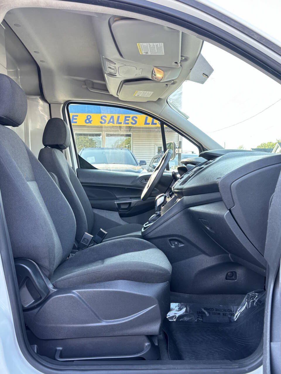 Used 2015 Ford Transit Connect XL FWD image 19
