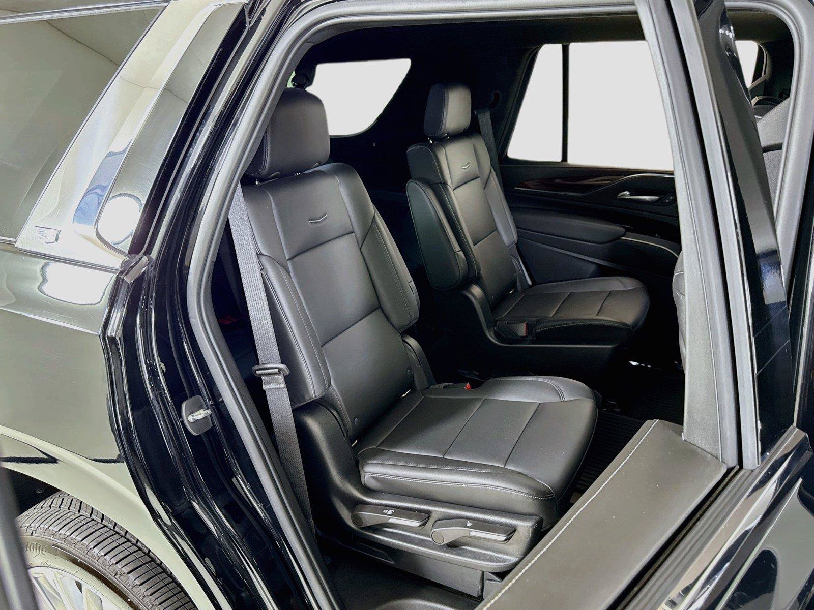 Used 2022 Cadillac Escalade Luxury AWD/4WD image 24