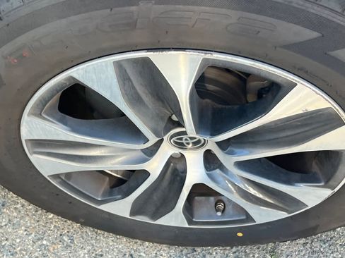 Used 2023 Toyota Highlander XLE image 15