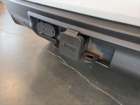 Used 2017 Jeep Grand Cherokee Limited w/ Trailer Tow Group IV image 8