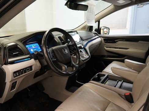 Used 2022 Honda Odyssey Elite image 6