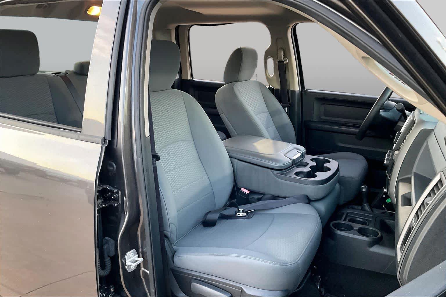 Used 2015 RAM 2500 Tradesman w/ Chrome Appearance Group AWD/4WD image 9