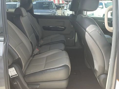 Used 2016 Kia Sedona EX FWD image 26