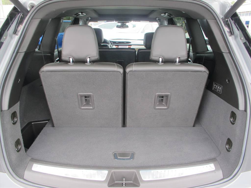 Used 2023 Cadillac XT6 Premium Luxury FWD image 24