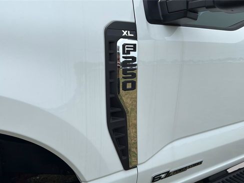 New 2025 Ford F250 XL AWD/4WD image 37