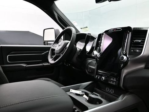 New 2026 RAM 2500 Big Horn AWD/4WD image 13