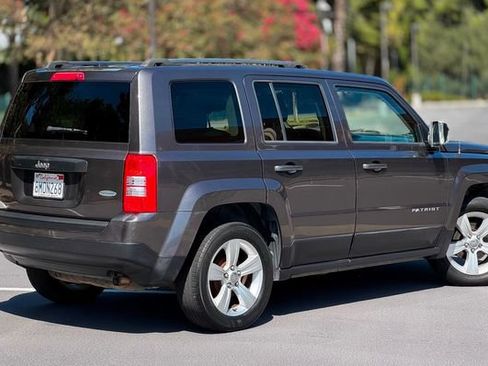 Used 2016 Jeep Patriot Latitude FWD image 5