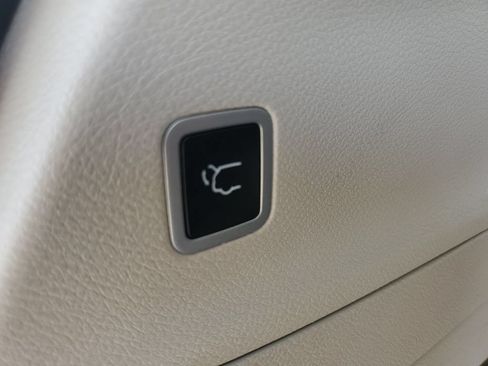 Used 2022 Chrysler Pacifica Touring-L FWD image 14