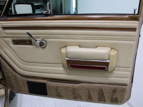 Used 1989 Jeep Grand Wagoneer image 53