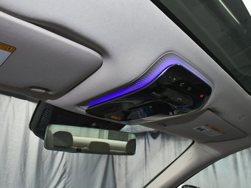 Used 2025 Mercedes-Benz E 450 4MATIC Sedan image 45