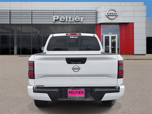 Certified 2025 Nissan Frontier SV image 5