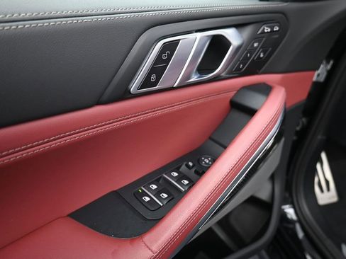 Used 2025 BMW X6 M60i AWD/4WD image 9
