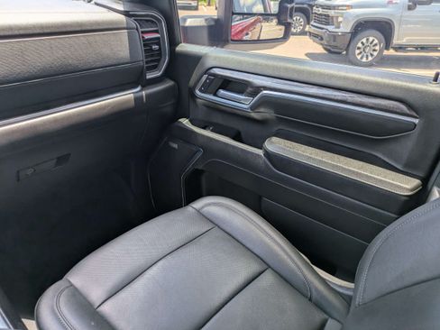 Used 2024 Chevrolet Silverado 2500 LTZ w/ LTZ Premium Package AWD/4WD image 17