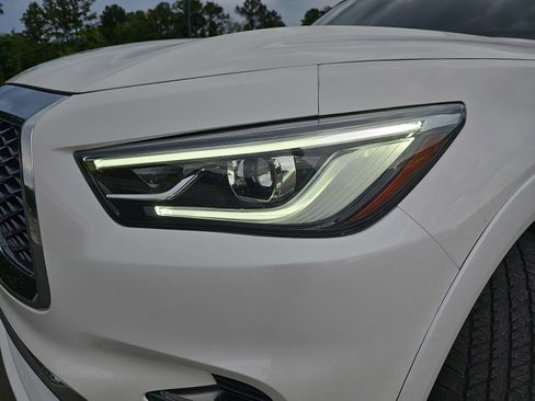 Used 2022 INFINITI QX80 Luxe w/ All-Season Package AWD/4WD image 34