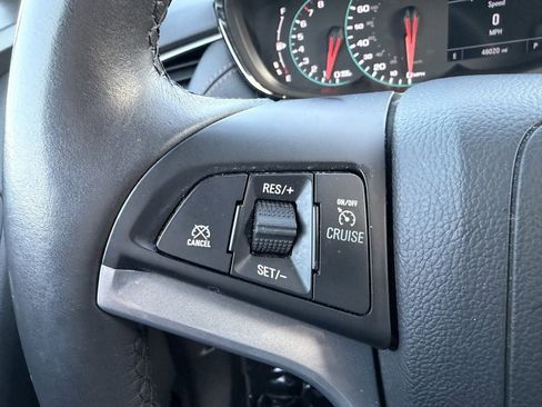 Used 2021 Chevrolet Trax LT w/ LT Convenience Package image 34