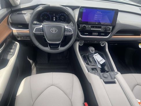 New 2026 Toyota Grand Highlander AWD image 11