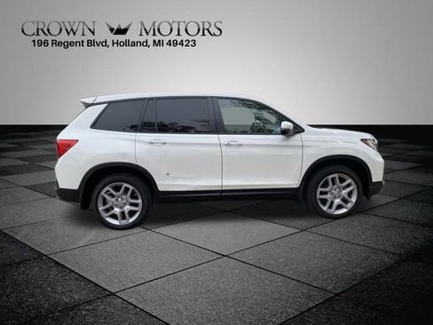 Used 2025 Honda Passport EX-L image 12