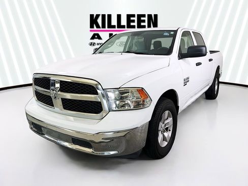 Used 2022 RAM 1500 Classic SLT image 3