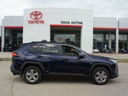 Used 2025 Toyota RAV4 XLE AWD/4WD image 1