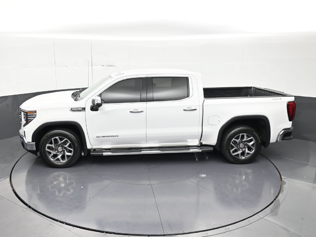 Used 2023 GMC Sierra 1500 SLT w/ SLT Premium Plus Package AWD/4WD image 16