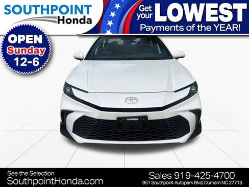 Used 2025 Toyota Camry SE FWD image 2