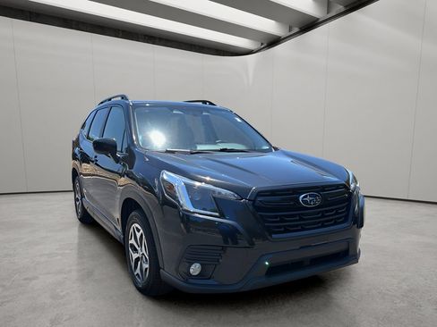 Used 2023 Subaru Forester Premium AWD/4WD image 7