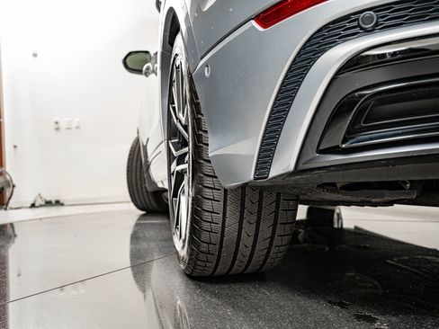 Used 2019 Audi Q8 Prestige AWD/4WD image 45