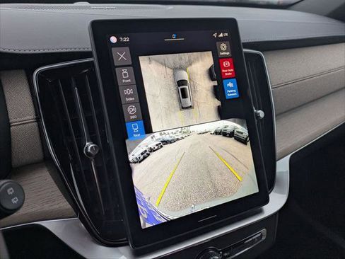 New 2026 Volvo XC90 B5 Plus w/ Protection Package image 10