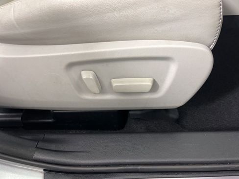 Used 2018 Toyota Highlander Limited Platinum image 9