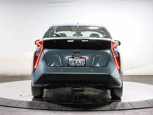 Certified 2018 Toyota Prius Two w/ Prius Two Safety Plus Package FWD image 4