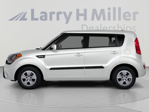 Used 2013 Kia Soul + w/ Audio Pkg FWD image 3