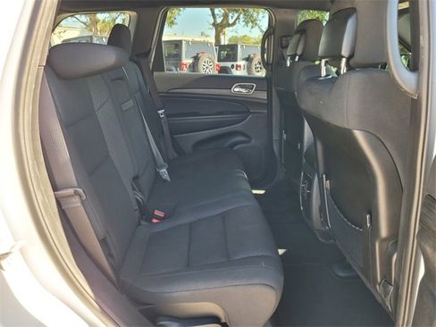 Certified 2021 Jeep Grand Cherokee Laredo image 19