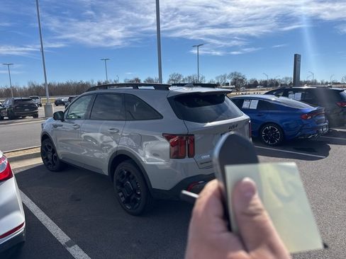 Used 2025 Kia Sorento SX Prestige image 7