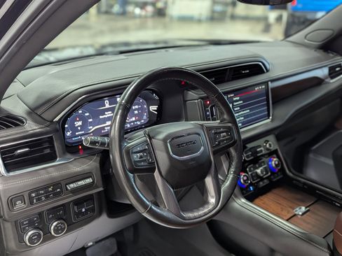 Used 2023 GMC Yukon Denali Ultimate image 13