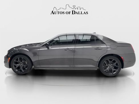 Used 2023 Chrysler 300 Touring w/ Sport Appearance Package RWD image 6