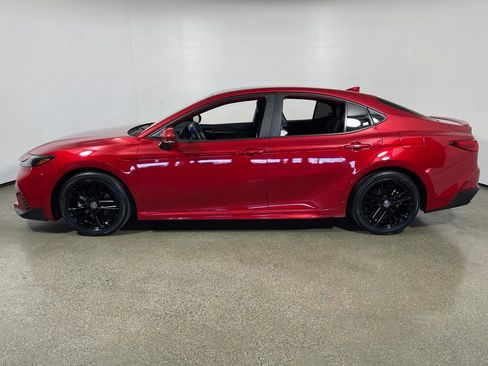 Certified 2025 Toyota Camry SE image 6