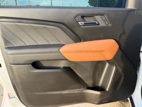 Used 2024 GMC Canyon AT4 w/ Canyon Safety Plus Package AWD/4WD image 18
