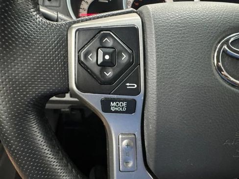 Used 2015 Toyota Tacoma 4x4 Double Cab w/ SR5 Package image 12