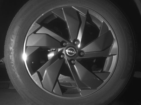 Used 2025 Nissan Rogue SV image 15