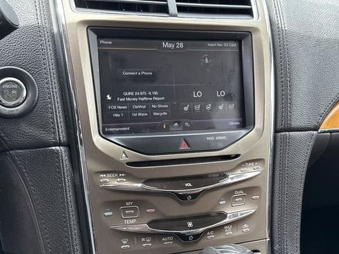 Used 2011 Lincoln MKX 2WD w/ 102A Rapid Spec Order Code image 30