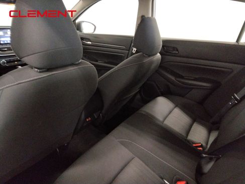 Used 2025 Nissan Altima 2.5 SV image 29