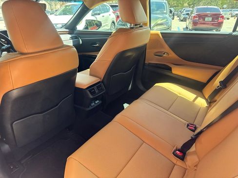 Certified 2025 Lexus ES 300h w/ Premium Package FWD image 14