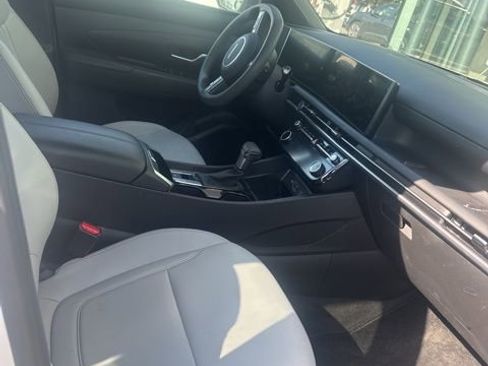 Used 2025 Hyundai Santa Cruz SEL AWD/4WD image 3